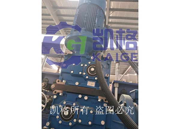 巖棉板整套生產(chǎn)線用減速機5